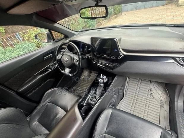 Toyota C-HR 2020 Gray
