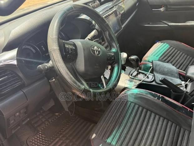 Toyota Hilux Revo Double Cab Deisel 2.8 AWD 2020 Silver