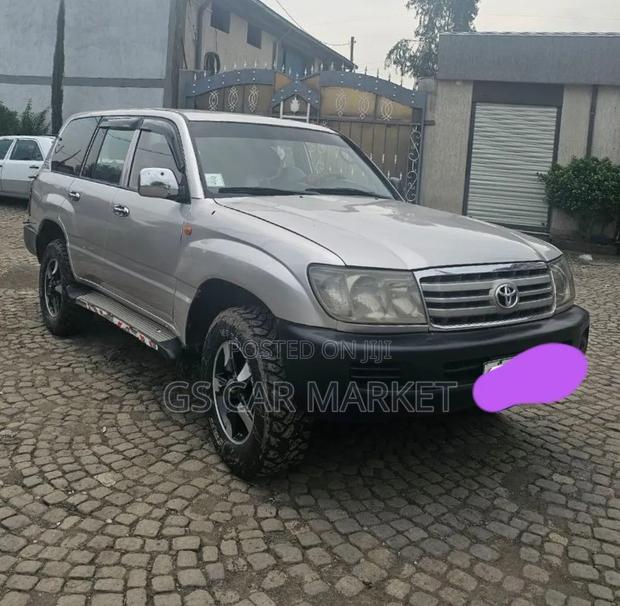 Toyota Land Cruiser 2005 Silver