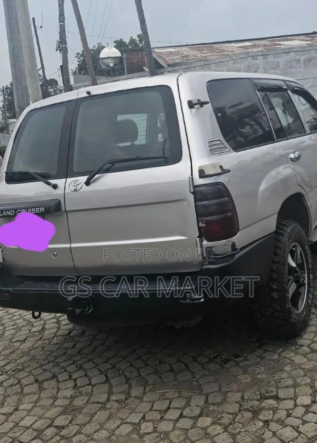 Toyota Land Cruiser 2005 Silver