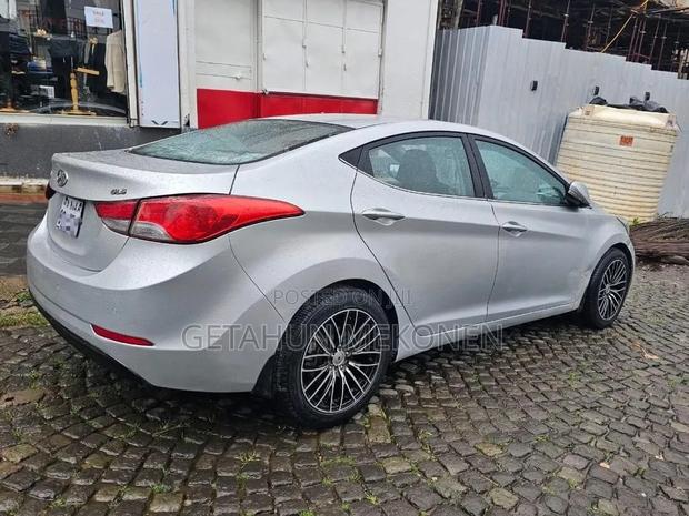 Hyundai Avante 2015 Silver