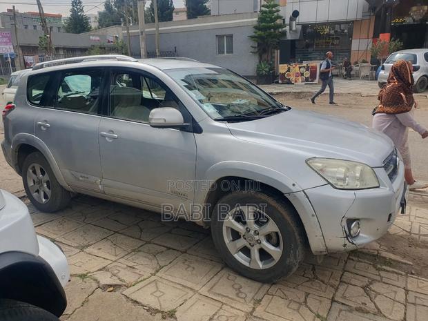 Toyota RAV4 2012 Silver