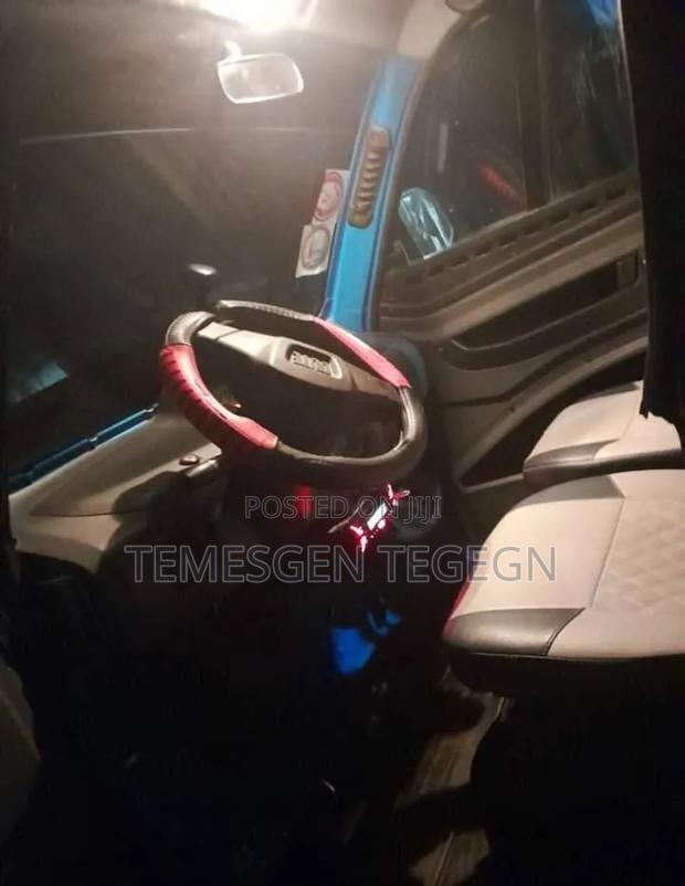 Bajaj Qute 2021 White