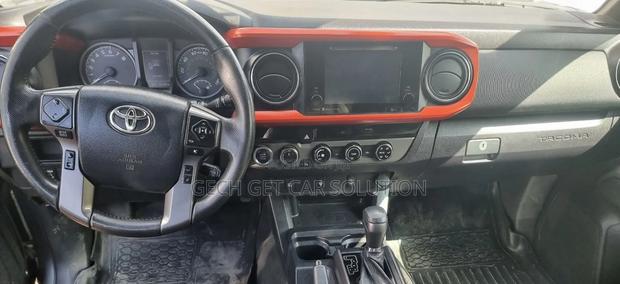 Toyota Tacoma 2018 Gray