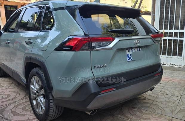 Toyota RAV4 2021