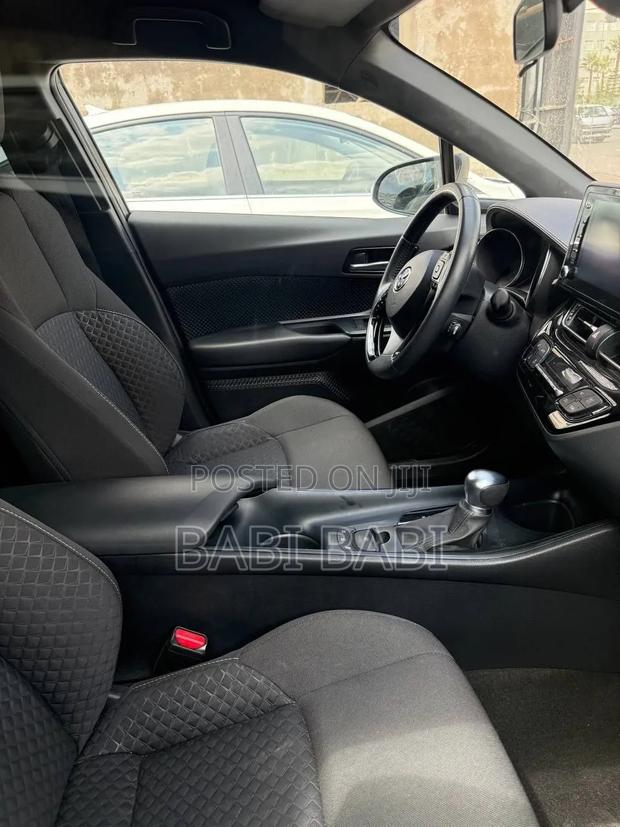 New Toyota C-HR 2025 Blue