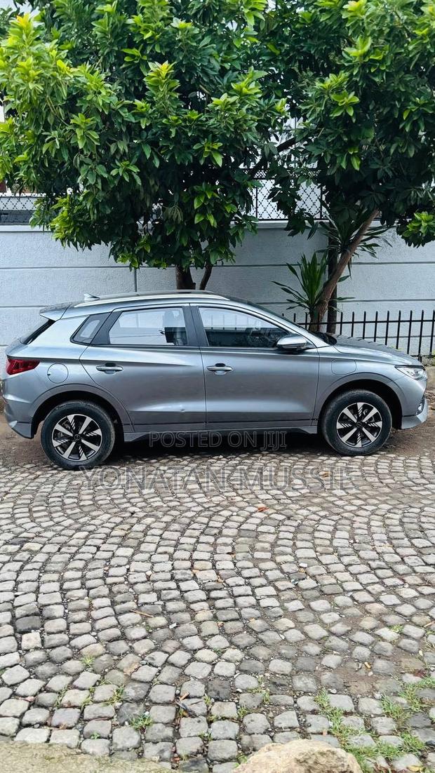 BYD E2 43 kWh 94 hp FWD 2025 Gray
