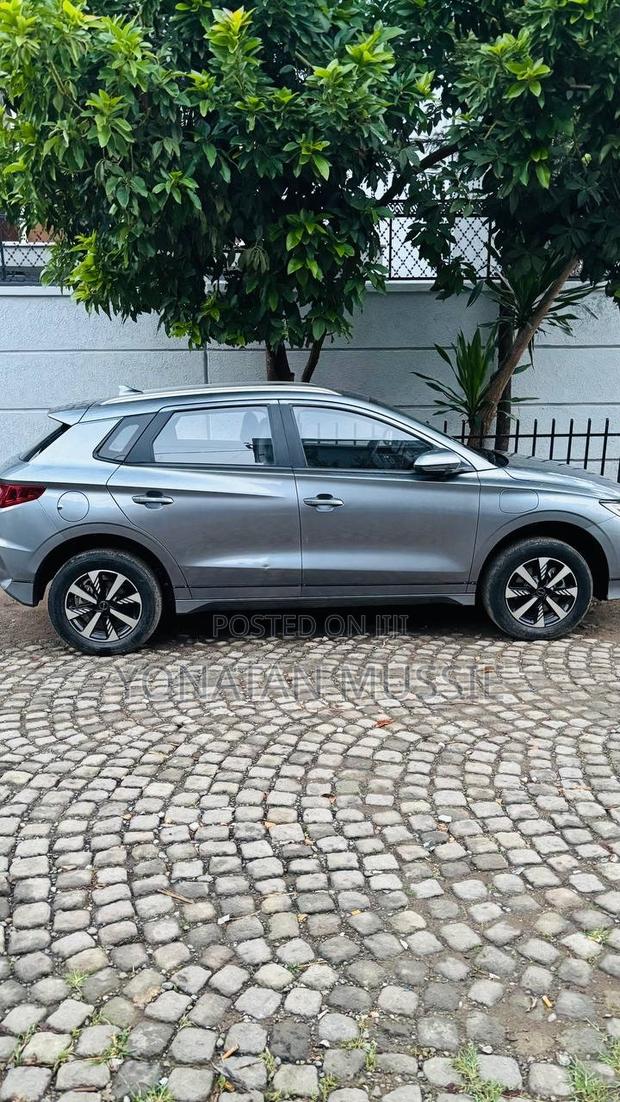 BYD E2 43 kWh 94 hp FWD 2025 Gray