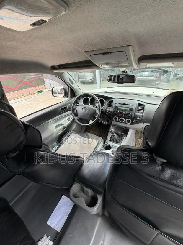 Toyota Tacoma Access Cab I4 2005 White