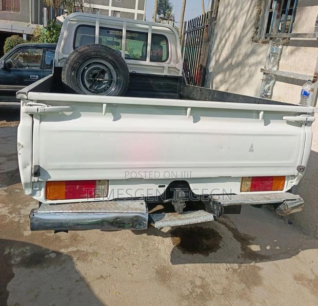 Toyota Land Cruiser 2009 White