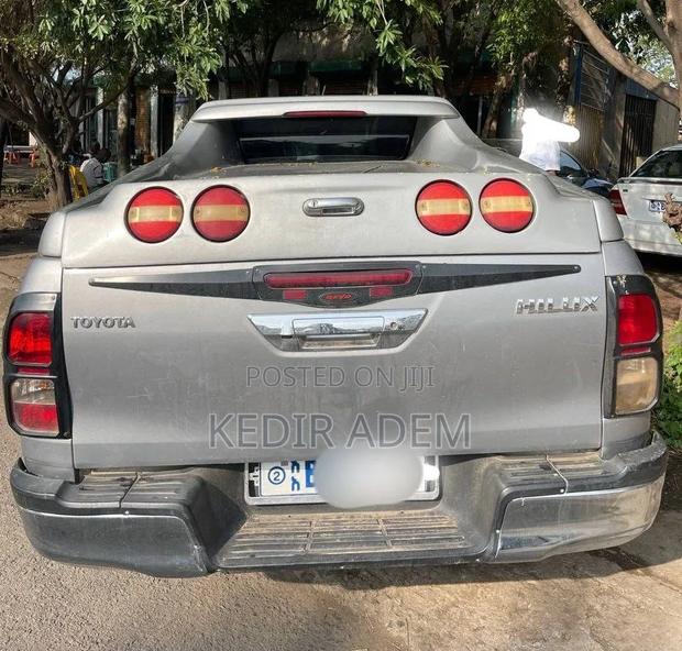 Toyota Hilux 2017 Silver