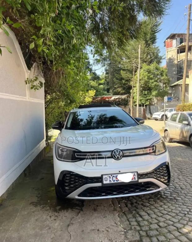 Volkswagen ID.6 2024 Off white