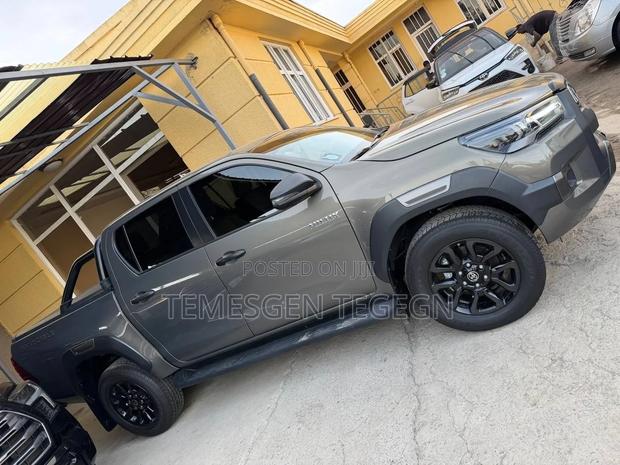 New Toyota Hilux 2025
