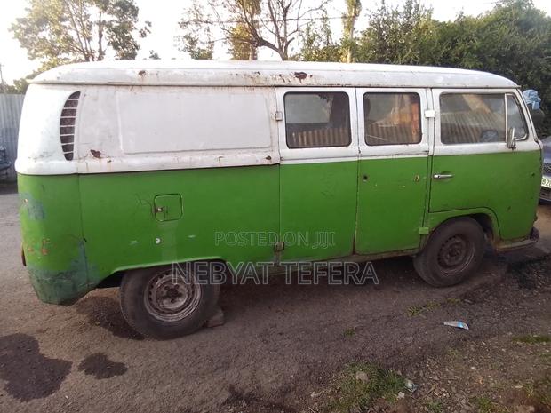 Volkswagen Kombi 1970 Green