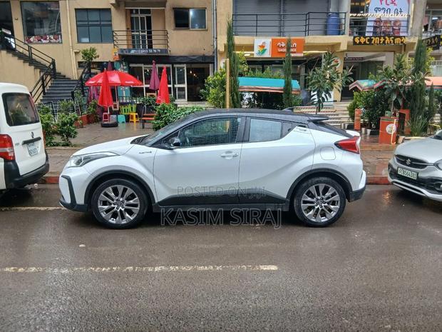 Toyota C-HR 2022 White