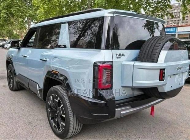 BYD Leopard 8 2.0 Hybrid AWD 2025 Blue