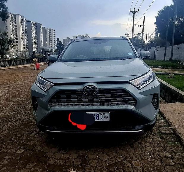 Toyota RAV4 2021 Green