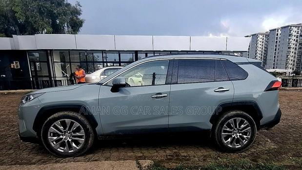 Toyota RAV4 2021 Green