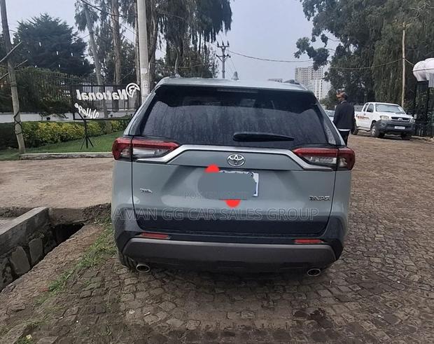 Toyota RAV4 2021 Green