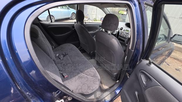 Toyota Yaris 2001 Blue