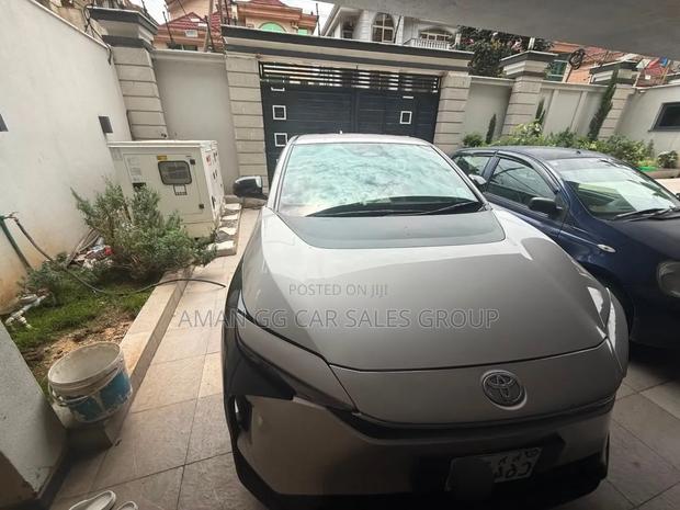 Toyota bZ4X 2024 Gray