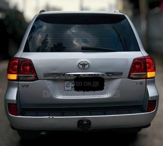 Toyota Land Cruiser 2009 Silver
