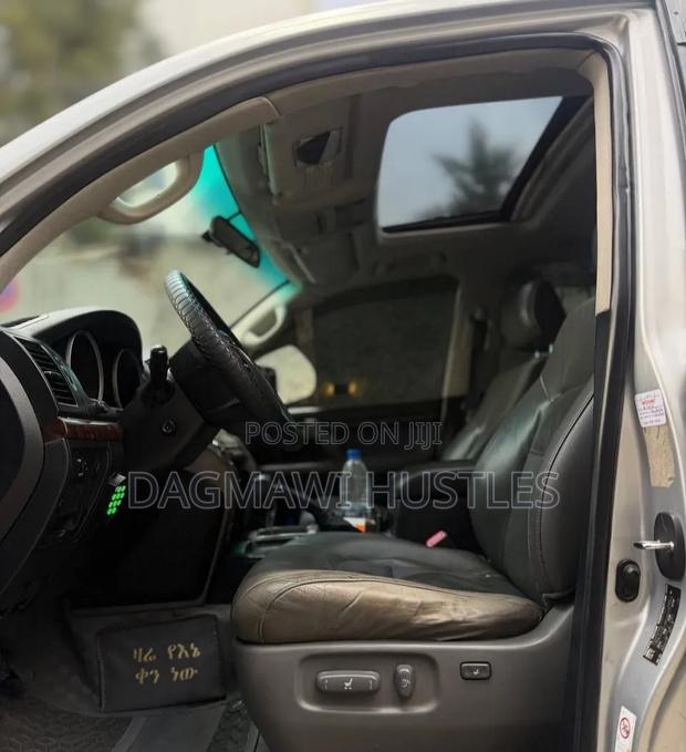 Toyota Land Cruiser 2009 Silver