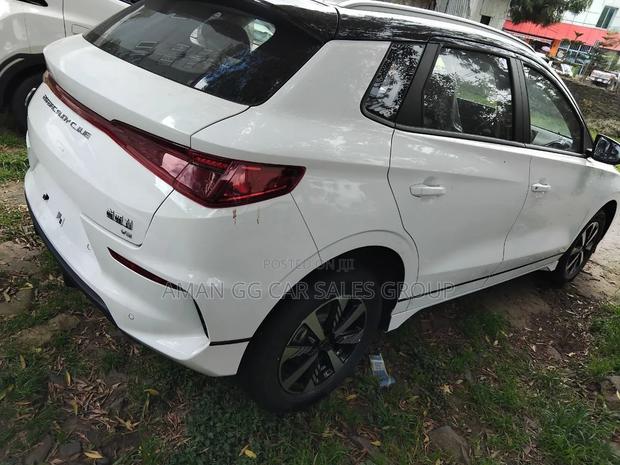 BYD E2 43 kWh 94 hp FWD 2025 White