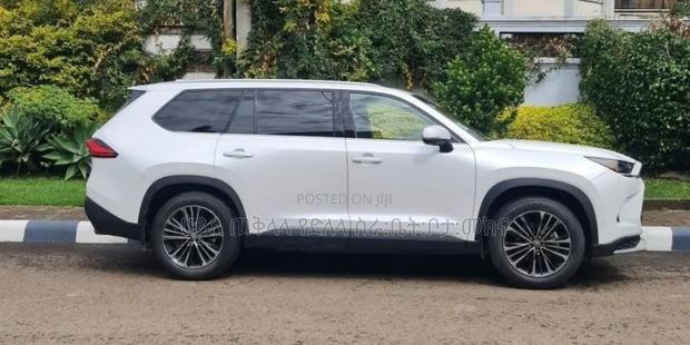 Toyota Grand Highlander Hybrid 2025 White