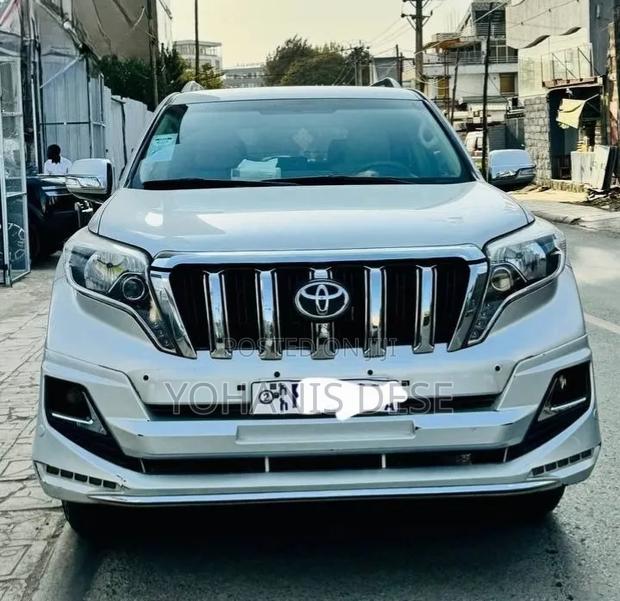 Toyota Land Cruiser Prado 2016 Silver
