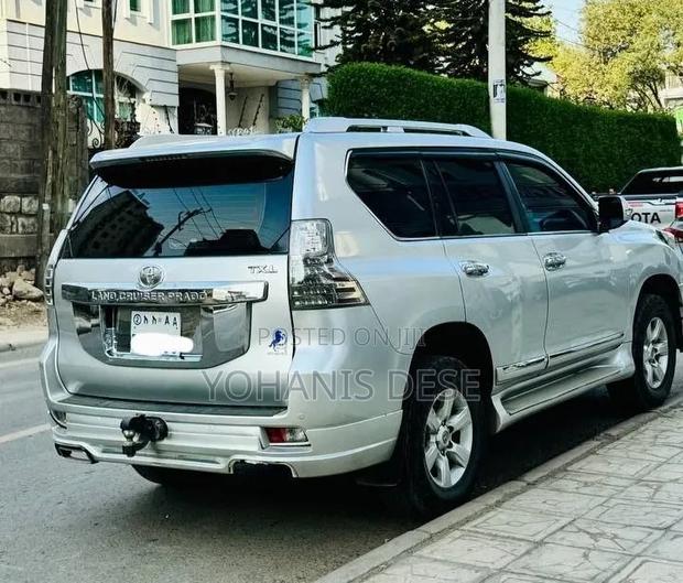 Toyota Land Cruiser Prado 2016 Silver