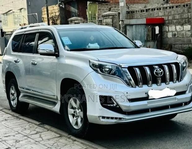 Toyota Land Cruiser Prado 2016 Silver