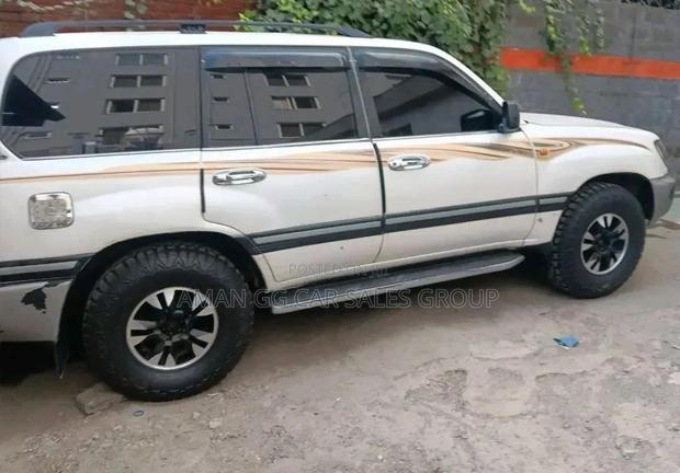 Toyota Land Cruiser 2007 Ivory