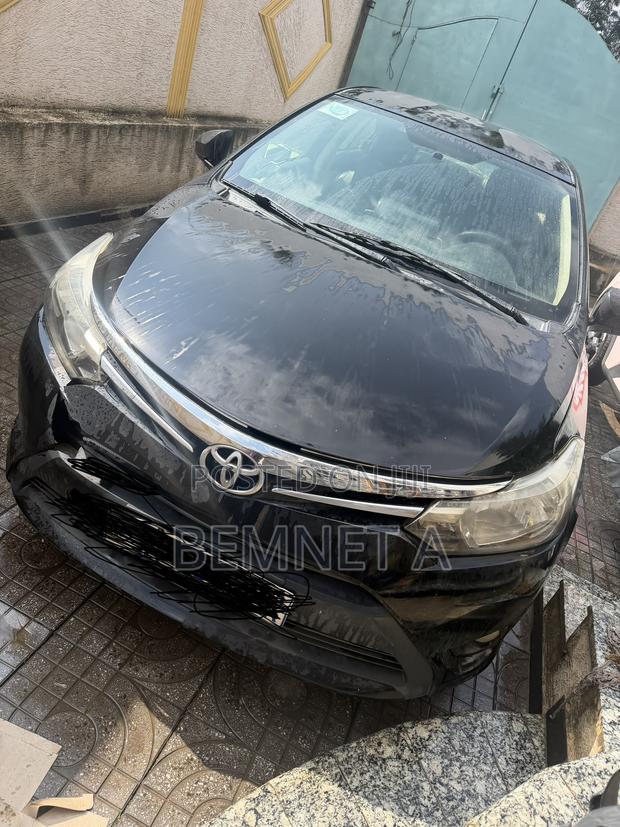 Toyota Yaris 2016 Black
