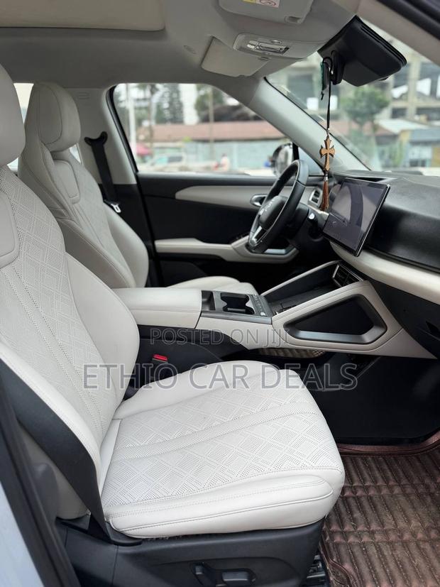 BYD Yuan Up 2025 Ivory