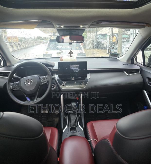 Toyota Corolla Cross 2024 White