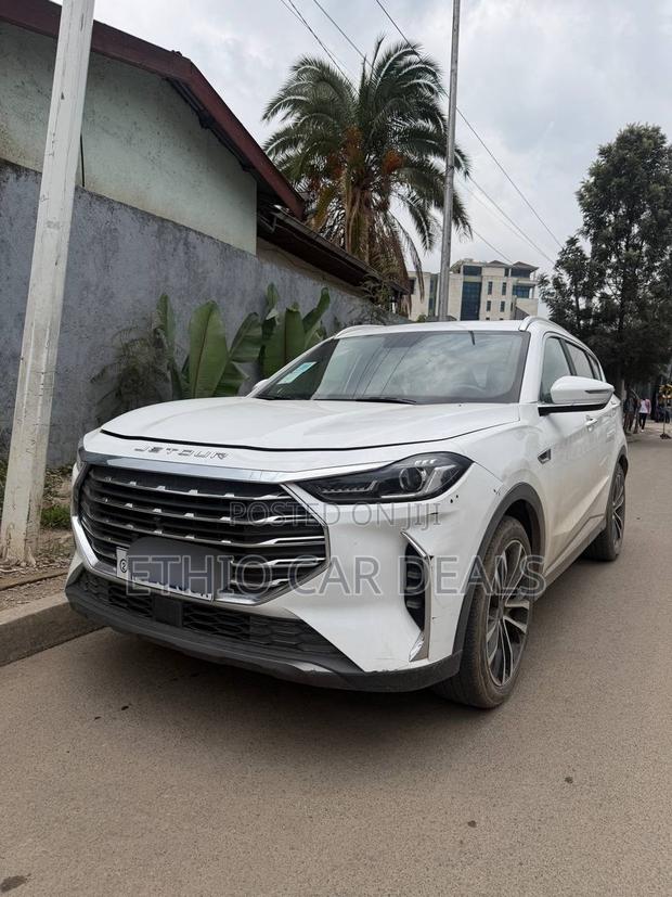 Jetour X70 Plus 2022 White