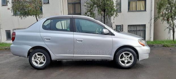 Toyota Platz 2001 Silver