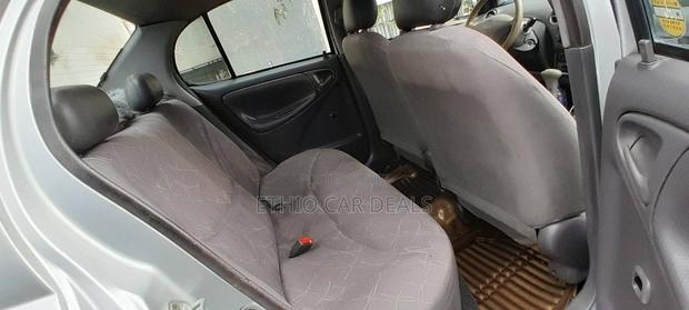 Toyota Platz 2001 Silver