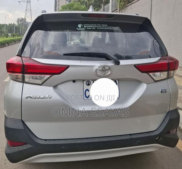 Toyota Rush 2022 Silver
