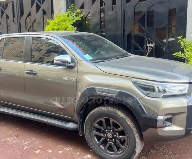 Toyota Hilux Revo Double Cab Deisel 2.8 AWD 2021