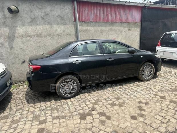 Toyota Corolla 2012 Black