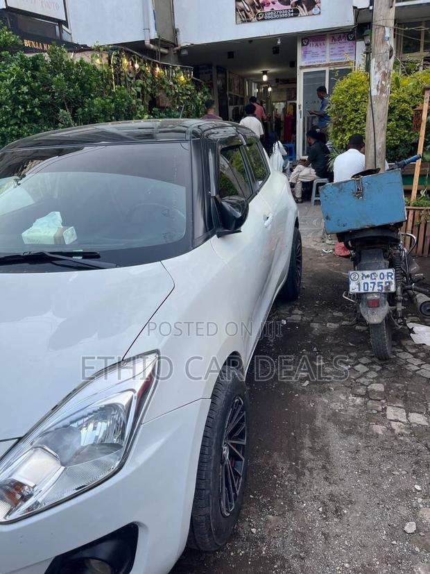 Suzuki Swift 2021 White