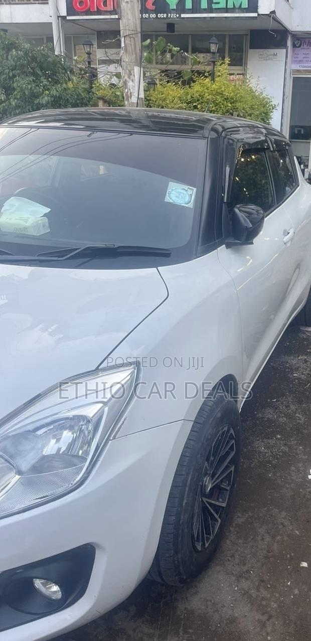 Suzuki Swift 2021 White