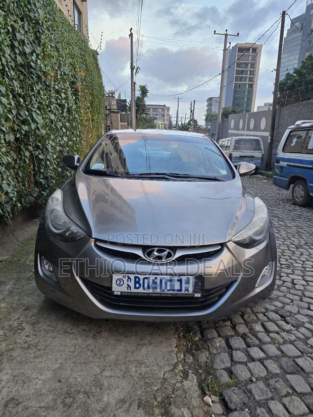 Hyundai Elantra 2011 Brown