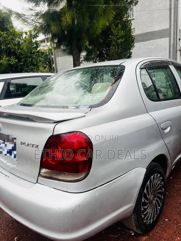 Toyota Platz 2005 Silver