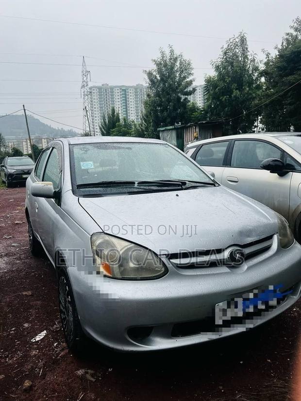 Toyota Platz 2005 Silver