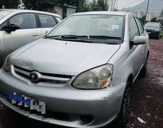Toyota Platz 2005 Silver