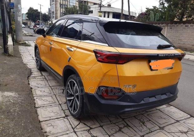 Bestune T77 1.2 FWD 2022 Yellow