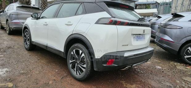 Peugeot 2008 2022 White
